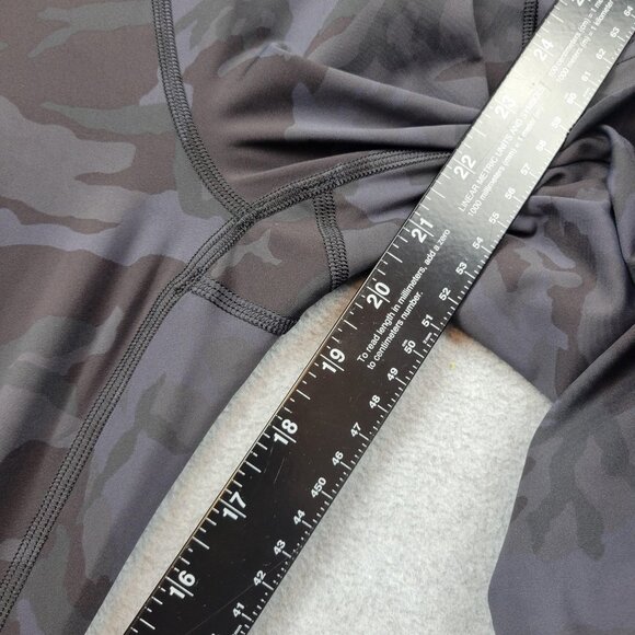 Lululemon Pants Womens 10 Black Camo Fast free Crop‎ Pocket Leggings Yoga Gym - Picture 5 of 13